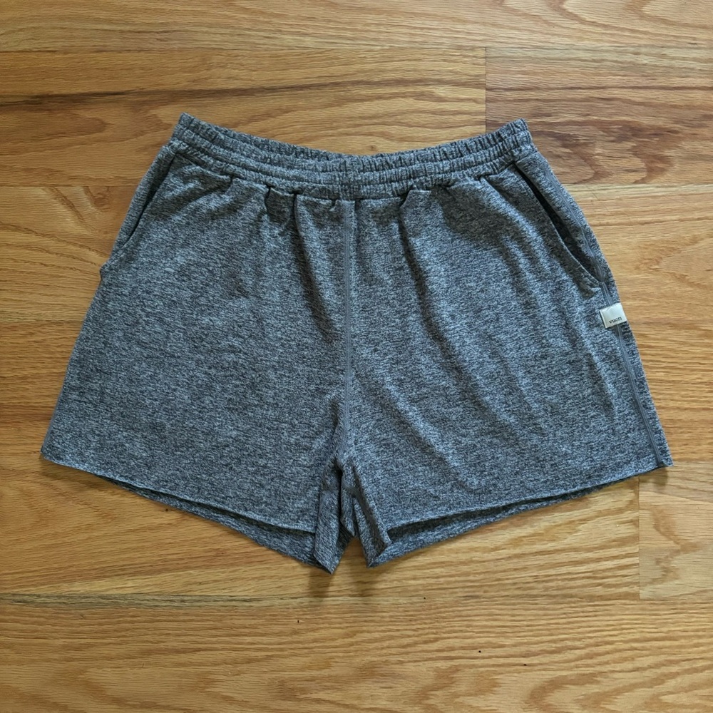 Vuori Boyfriend Short Size Small Heather Grey